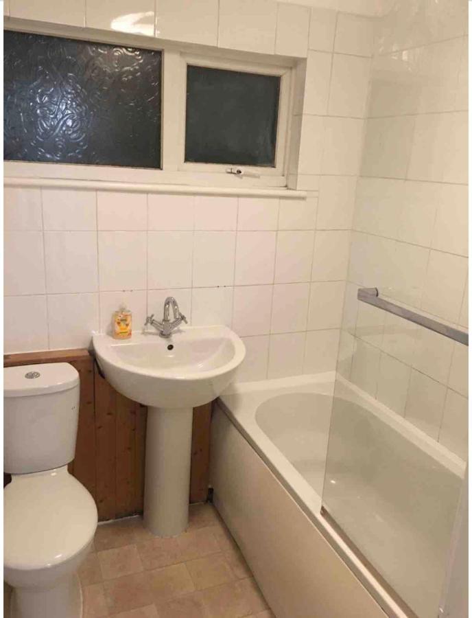 Eastbourne Large Double Room With Wifi & Kitchen 폴게이트 외부 사진